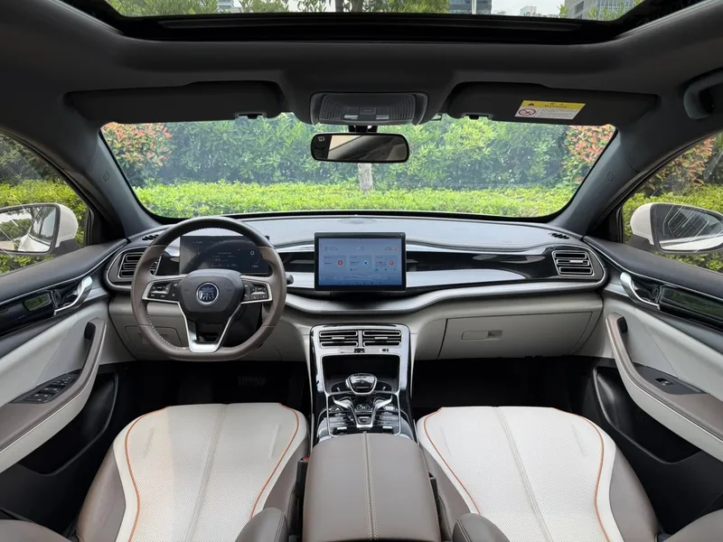 BYD Qin PLUS 2023 DM-i Champion Edition 55KM Transcendent exterior photo 8 BYD Qin PLUS 2023 DM-i Champion Edition 55KM Transcendent exterior photo 8