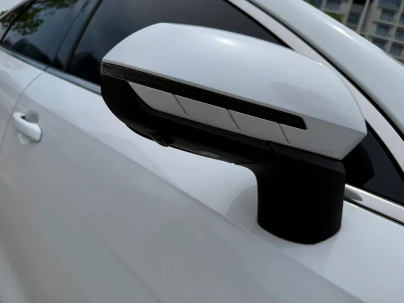 BYD Qin PLUS 2023 DM-i Champion Edition 55KM Transcendent interior photo 13 BYD Qin PLUS 2023 DM-i Champion Edition 55KM Transcendent interior photo 13
