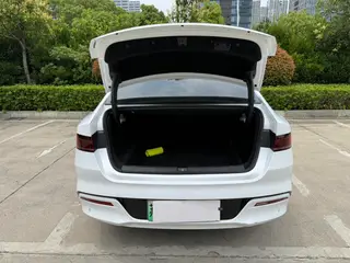 BYD Qin PLUS 2023 DM-i Champion Edition 55KM Transcendent interior photo 19 BYD Qin PLUS 2023 DM-i Champion Edition 55KM Transcendent interior photo 19