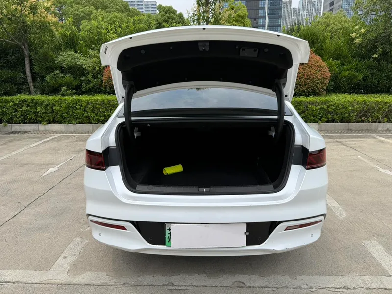 BYD Qin PLUS 2023 DM-i Champion Edition 55KM Transcendent interior photo 19 BYD Qin PLUS 2023 DM-i Champion Edition 55KM Transcendent interior photo 19
