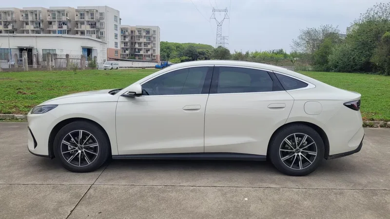 BYD SEAL 06DM 2024 DM-i 120KM Premium Class exterior photo 4 BYD SEAL 06DM 2024 DM-i 120KM Premium Class exterior photo 4