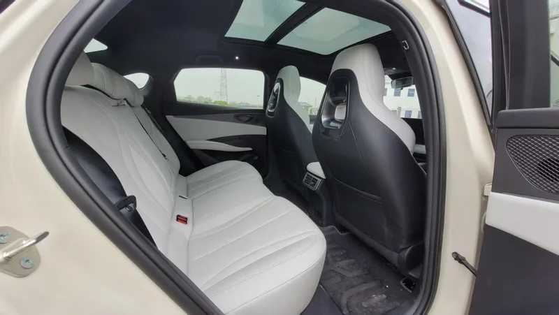 BYD SEAL 06DM 2024 DM-i 120KM Premium Class interior photo 9 BYD SEAL 06DM 2024 DM-i 120KM Premium Class interior photo 9