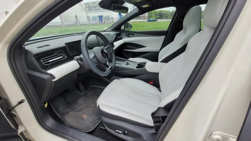 BYD SEAL 06DM 2024 DM-i 120KM Premium Class interior photo 13 BYD SEAL 06DM 2024 DM-i 120KM Premium Class interior photo 13