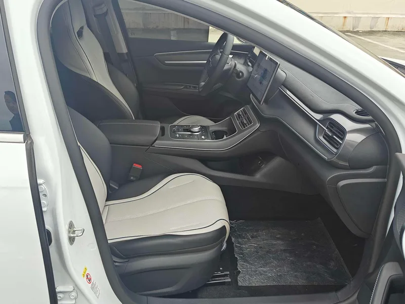 BYD Destroyer 05 2024 Glory Edition DM-i 55KM Luxury type interior photo 7 BYD Destroyer 05 2024 Glory Edition DM-i 55KM Luxury type interior photo 7