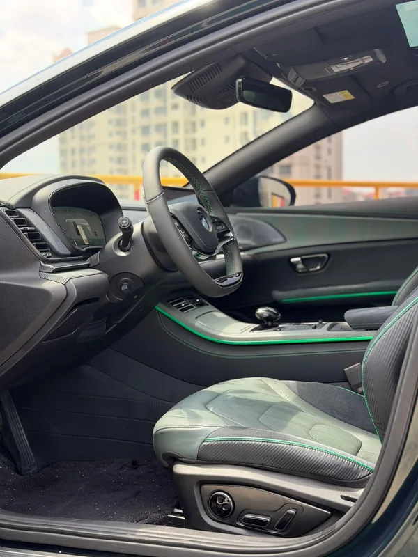 BYD han 2022 610KM Four-wheel drive Qianshancui Limited Edition interior photo 14 BYD han 2022 610KM Four-wheel drive Qianshancui Limited Edition interior photo 14
