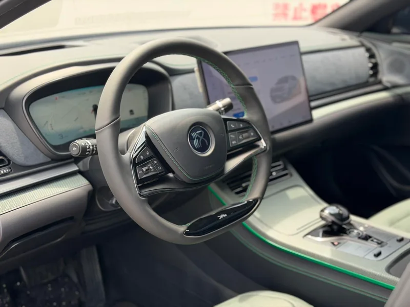BYD han 2022 610KM Four-wheel drive Qianshancui Limited Edition interior photo 15 BYD han 2022 610KM Four-wheel drive Qianshancui Limited Edition interior photo 15
