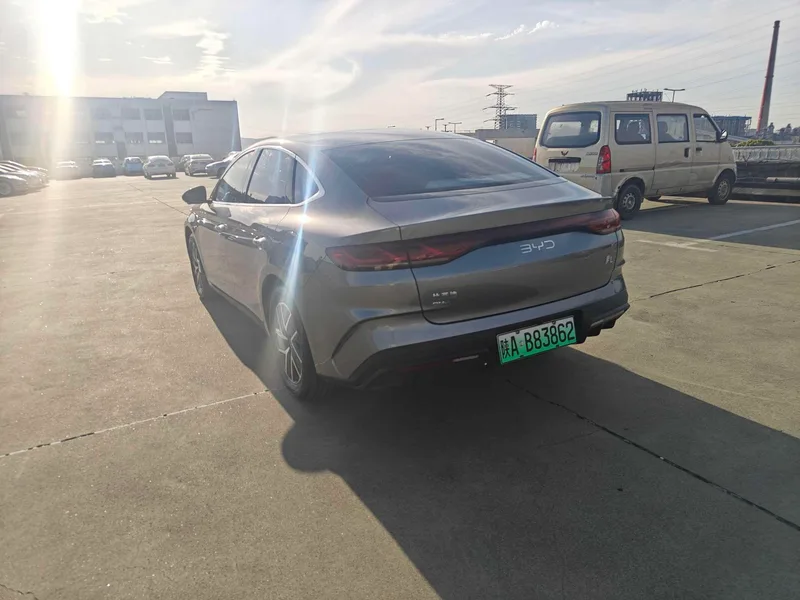 BYD Qin L 2024 DM-i 120KM Leading Type exterior photo 6 BYD Qin L 2024 DM-i 120KM Leading Type exterior photo 6