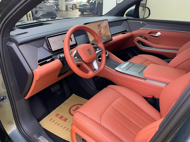 BYD Tang 2025 DM-p 175KM Four-wheel drive drone player version exterior photo 3 BYD Tang 2025 DM-p 175KM Four-wheel drive drone player version exterior photo 3