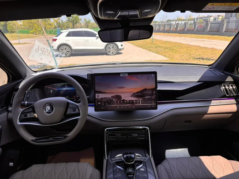 BAIC Tang DM 2024 Glory Edition DM-i 112KM Premium Trim exterior photo 6 BAIC Tang DM 2024 Glory Edition DM-i 112KM Premium Trim exterior photo 6