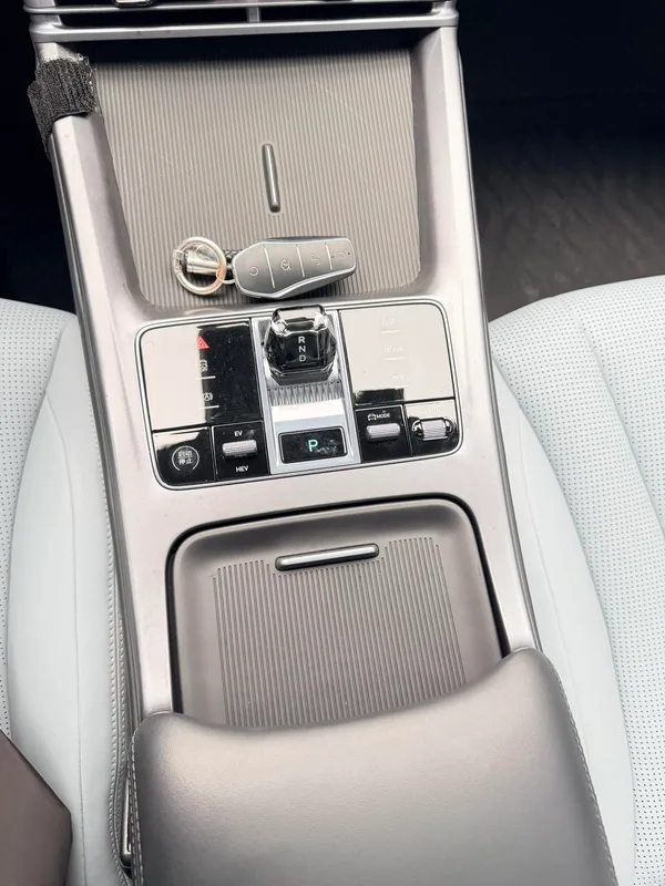 BYD Seal 2023 DM-i 1.5L 121KM Luxury type interior photo 8 BYD Seal 2023 DM-i 1.5L 121KM Luxury type interior photo 8