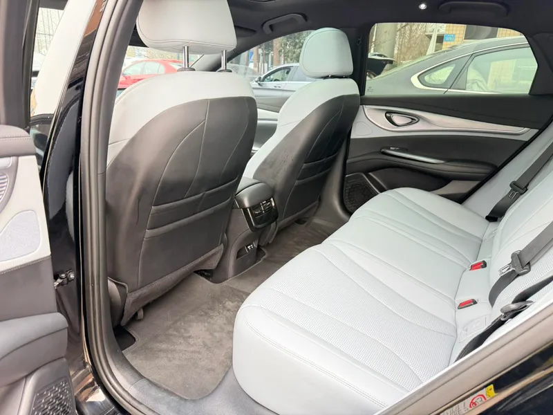 BYD Seal 2023 DM-i 1.5L 121KM Luxury type interior photo 11 BYD Seal 2023 DM-i 1.5L 121KM Luxury type interior photo 11