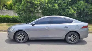 BYD Qin PLUS 2021 DM-i 120KM Flagship exterior photo 4 BYD Qin PLUS 2021 DM-i 120KM Flagship exterior photo 4
