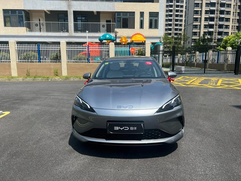 BYD Seal 2025 Smart Driving Version DM-i 55KM Luxury type exterior photo 2 BYD Seal 2025 Smart Driving Version DM-i 55KM Luxury type exterior photo 2