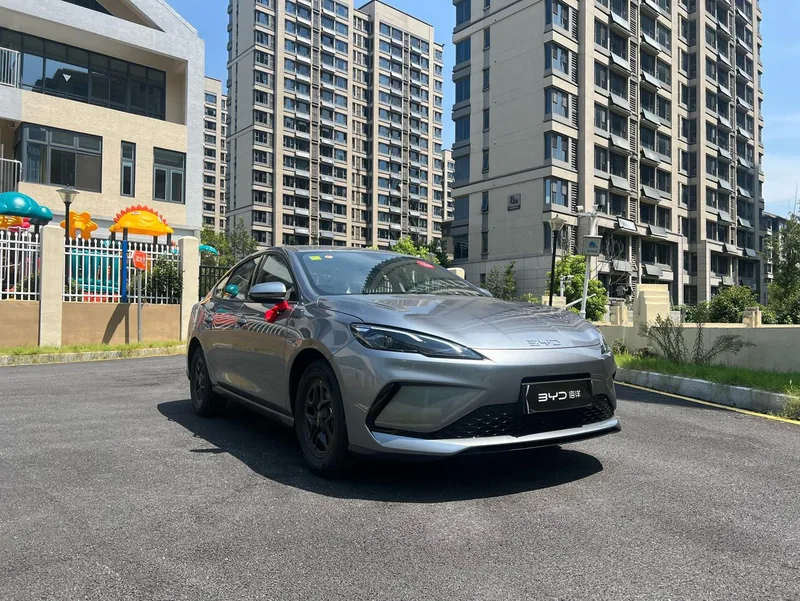BYD Seal 2025 Smart Driving Version DM-i 55KM Luxury type exterior photo 3 BYD Seal 2025 Smart Driving Version DM-i 55KM Luxury type exterior photo 3