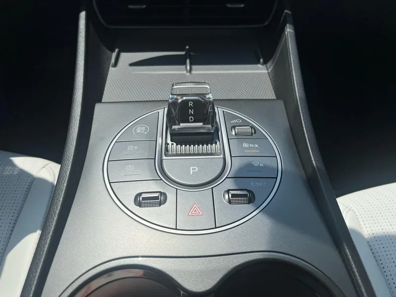 BYD Seal 2025 Smart Driving Version DM-i 55KM Luxury type interior photo 12 BYD Seal 2025 Smart Driving Version DM-i 55KM Luxury type interior photo 12