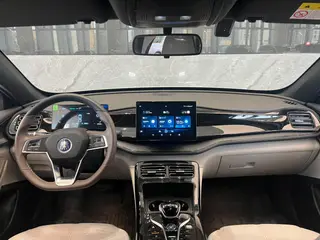 BYD Qin PLUS 2024 Glory Edition DM-i 55KM Leading Type exterior photo 5