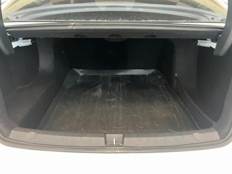BYD Qin PLUS 2024 Glory Edition DM-i 55KM Leading Type interior photo 13