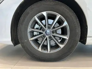 BYD Qin PLUS 2024 Glory Edition DM-i 55KM Leading Type interior photo 14