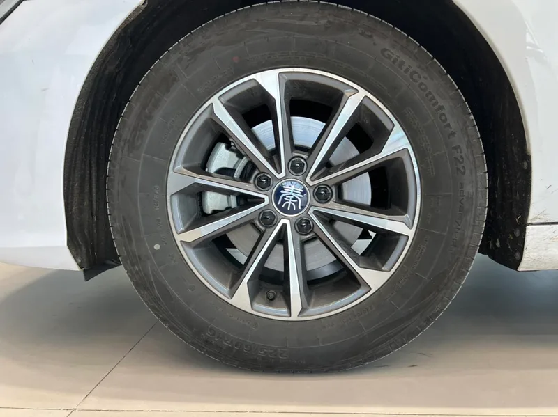 BYD Qin PLUS 2024 Glory Edition DM-i 55KM Leading Type interior photo 14