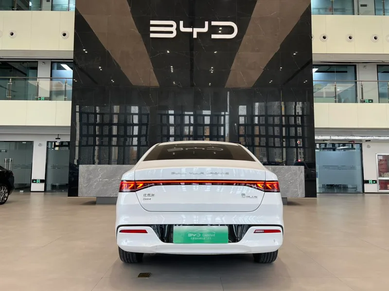 BYD Qin PLUS 2024 Glory Edition DM-i 55KM Leading Type interior photo 15