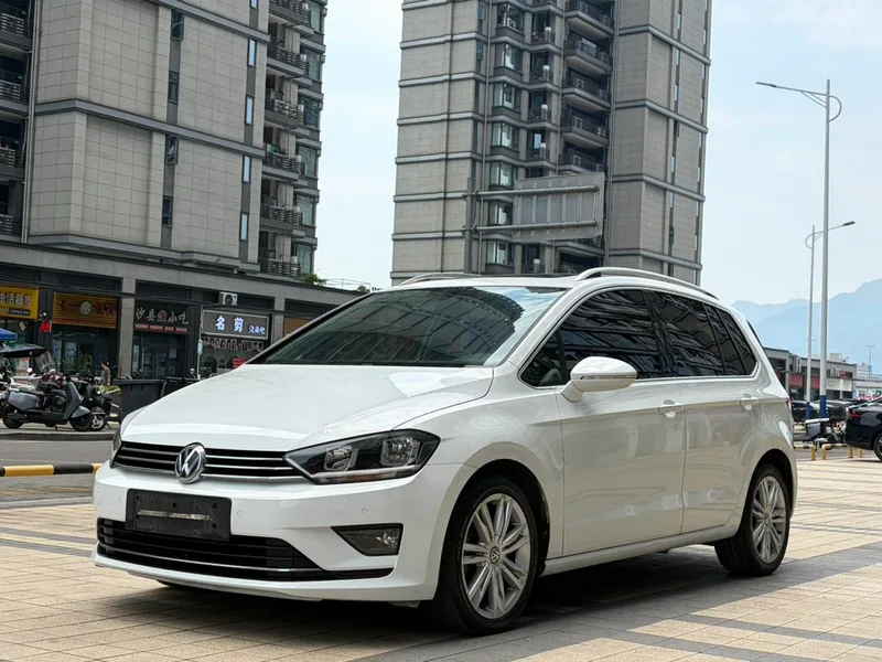 Volkswagen Golf Sportsvan 2016 280TSI Automatic Luxury Model exterior photo 1 Volkswagen Golf Sportsvan 2016 280TSI Automatic Luxury Model exterior photo 1