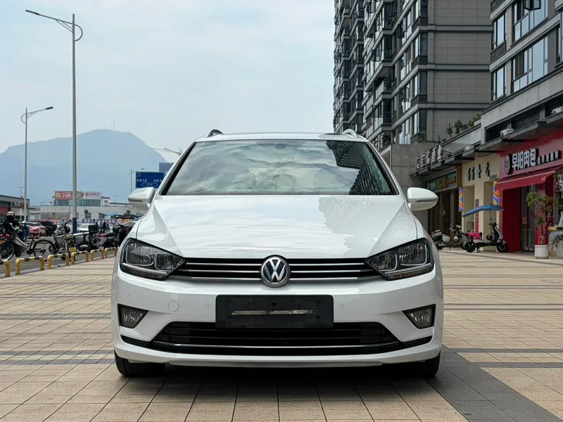 Volkswagen Golf Sportsvan 2016 280TSI Automatic Luxury Model exterior photo 2 Volkswagen Golf Sportsvan 2016 280TSI Automatic Luxury Model exterior photo 2