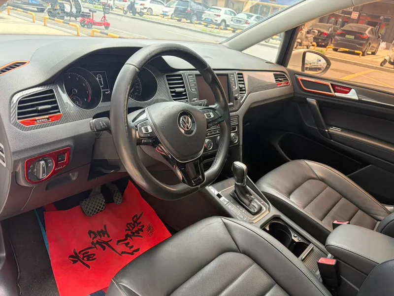 Volkswagen Golf Sportsvan 2016 280TSI Automatic Luxury Model interior photo 9 Volkswagen Golf Sportsvan 2016 280TSI Automatic Luxury Model interior photo 9