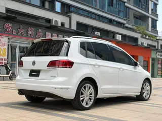 Volkswagen Golf Sportsvan 2016 280TSI Automatic Luxury Model interior photo 12 Volkswagen Golf Sportsvan 2016 280TSI Automatic Luxury Model interior photo 12