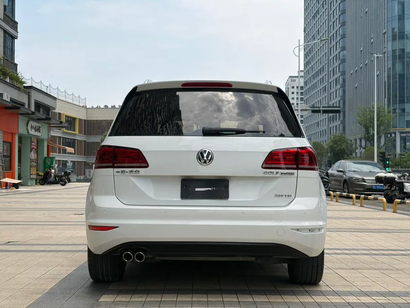 Volkswagen Golf Sportsvan 2016 280TSI Automatic Luxury Model interior photo 13 Volkswagen Golf Sportsvan 2016 280TSI Automatic Luxury Model interior photo 13