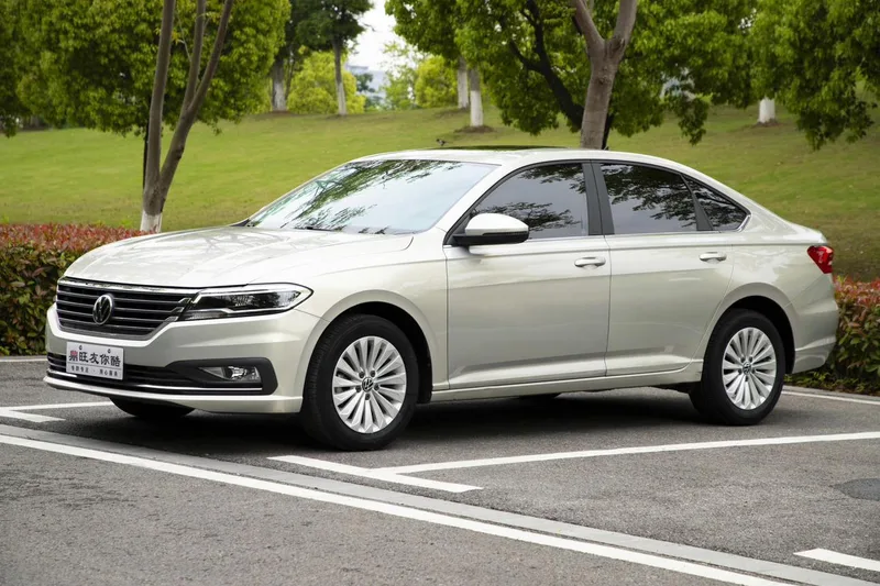 Volkswagen Lavida 2019 1.5L Automatic Vision Edition Country VI exterior photo 1 Volkswagen Lavida 2019 1.5L Automatic Vision Edition Country VI exterior photo 1