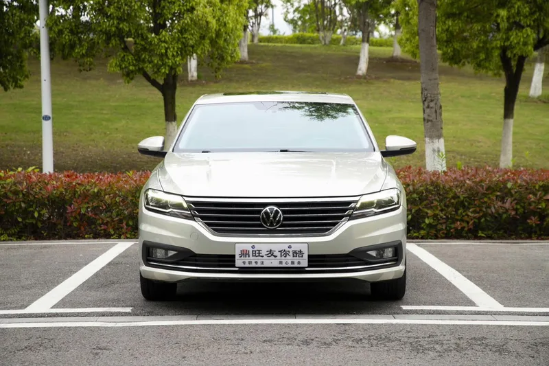 Volkswagen Lavida 2019 1.5L Automatic Vision Edition Country VI exterior photo 2 Volkswagen Lavida 2019 1.5L Automatic Vision Edition Country VI exterior photo 2
