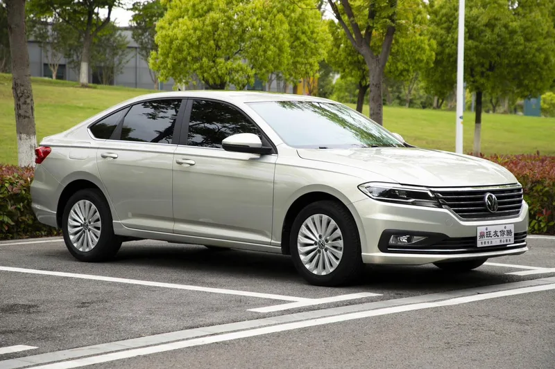 Volkswagen Lavida 2019 1.5L Automatic Vision Edition Country VI exterior photo 3 Volkswagen Lavida 2019 1.5L Automatic Vision Edition Country VI exterior photo 3