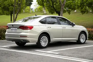 Volkswagen Lavida 2019 1.5L Automatic Vision Edition Country VI exterior photo 6 Volkswagen Lavida 2019 1.5L Automatic Vision Edition Country VI exterior photo 6