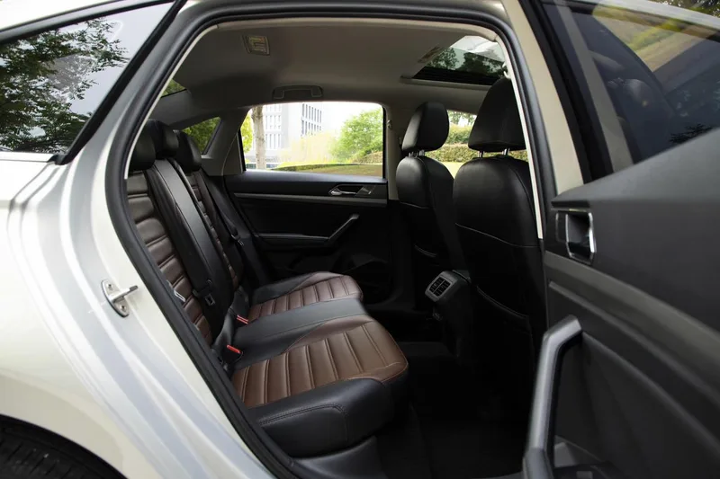 Volkswagen Lavida 2019 1.5L Automatic Vision Edition Country VI interior photo 13 Volkswagen Lavida 2019 1.5L Automatic Vision Edition Country VI interior photo 13