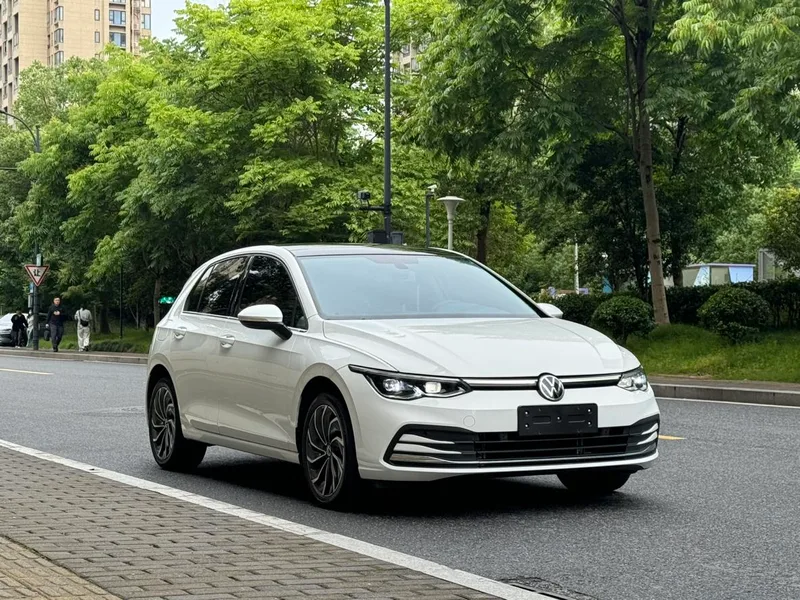 Volkswagen Golf 2024 280TSI DSG Pro 50 Year Legendary Edition exterior photo 7