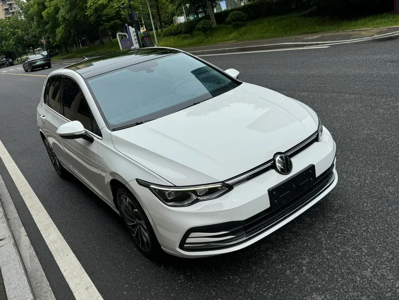 Volkswagen Golf 2024 280TSI DSG Pro 50 Year Legendary Edition exterior photo 9