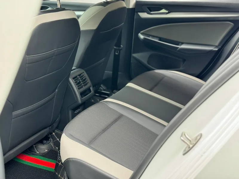 Volkswagen Golf 2024 280TSI DSG Pro 50 Year Legendary Edition interior photo 15