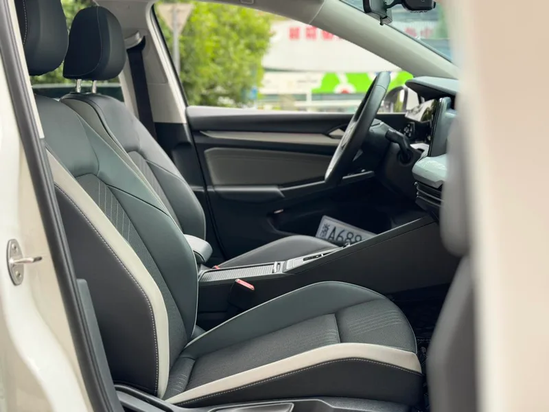 Volkswagen Golf 2024 280TSI DSG Pro 50 Year Legendary Edition interior photo 18