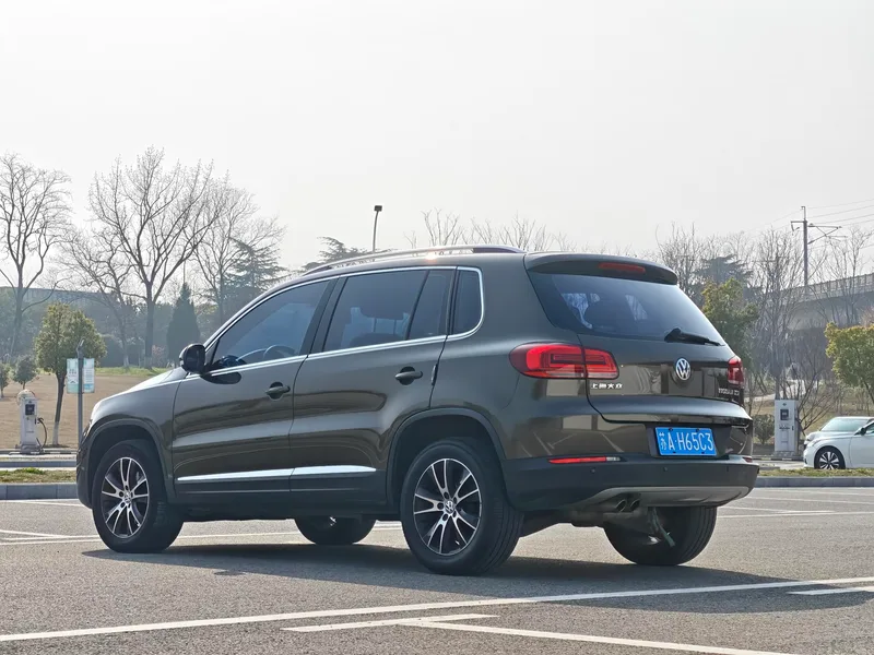 Volkswagen Tiguan 2015 1.8TSI Type de luxe automatique à deux roues motrices extérieur photo 3 Volkswagen Tiguan 2015 1.8TSI Type de luxe automatique à deux roues motrices extérieur photo 3