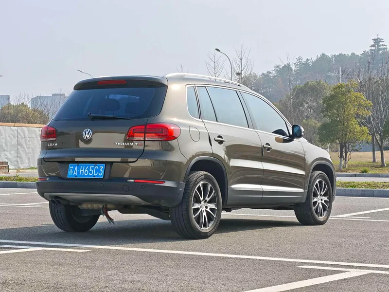 Volkswagen Tiguan 2015 1.8TSI Type de luxe automatique à deux roues motrices extérieur photo 5 Volkswagen Tiguan 2015 1.8TSI Type de luxe automatique à deux roues motrices extérieur photo 5