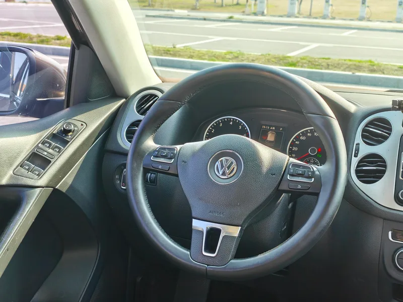 Volkswagen Tiguan 2015 1.8TSI Type de luxe automatique à deux roues motrices intérieur photo 10 Volkswagen Tiguan 2015 1.8TSI Type de luxe automatique à deux roues motrices intérieur photo 10