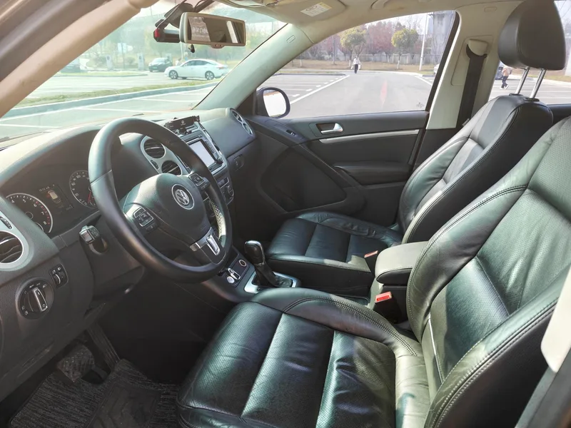 Volkswagen Tiguan 2015 1.8TSI Type de luxe automatique à deux roues motrices intérieur photo 11 Volkswagen Tiguan 2015 1.8TSI Type de luxe automatique à deux roues motrices intérieur photo 11