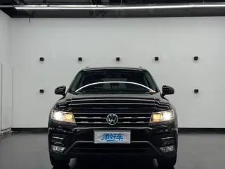 Volkswagen Tiguan L 2020 330TSI Automatic two-wheel drive panoramic comfort version Country VI exterior photo 2 Volkswagen Tiguan L 2020 330TSI Automatic two-wheel drive panoramic comfort version Country VI exterior photo 2