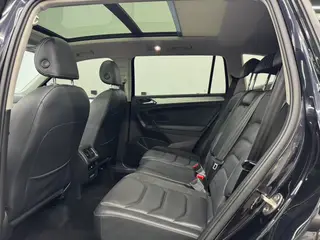 Volkswagen Tiguan L 2020 330TSI Automatic two-wheel drive panoramic comfort version Country VI exterior photo 5 Volkswagen Tiguan L 2020 330TSI Automatic two-wheel drive panoramic comfort version Country VI exterior photo 5
