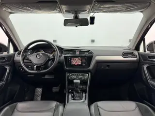 Volkswagen Tiguan L 2020 330TSI Automatic two-wheel drive panoramic comfort version Country VI interior photo 9 Volkswagen Tiguan L 2020 330TSI Automatic two-wheel drive panoramic comfort version Country VI interior photo 9