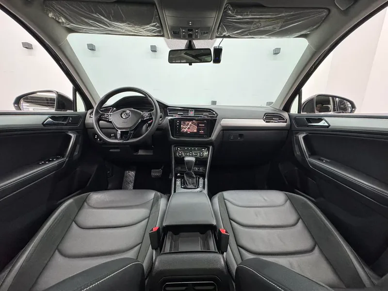 Volkswagen Tiguan L 2020 330TSI Automatic two-wheel drive panoramic comfort version Country VI interior photo 10 Volkswagen Tiguan L 2020 330TSI Automatic two-wheel drive panoramic comfort version Country VI interior photo 10