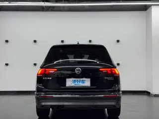 Volkswagen Tiguan L 2020 330TSI Automatic two-wheel drive panoramic comfort version Country VI interior photo 14 Volkswagen Tiguan L 2020 330TSI Automatic two-wheel drive panoramic comfort version Country VI interior photo 14