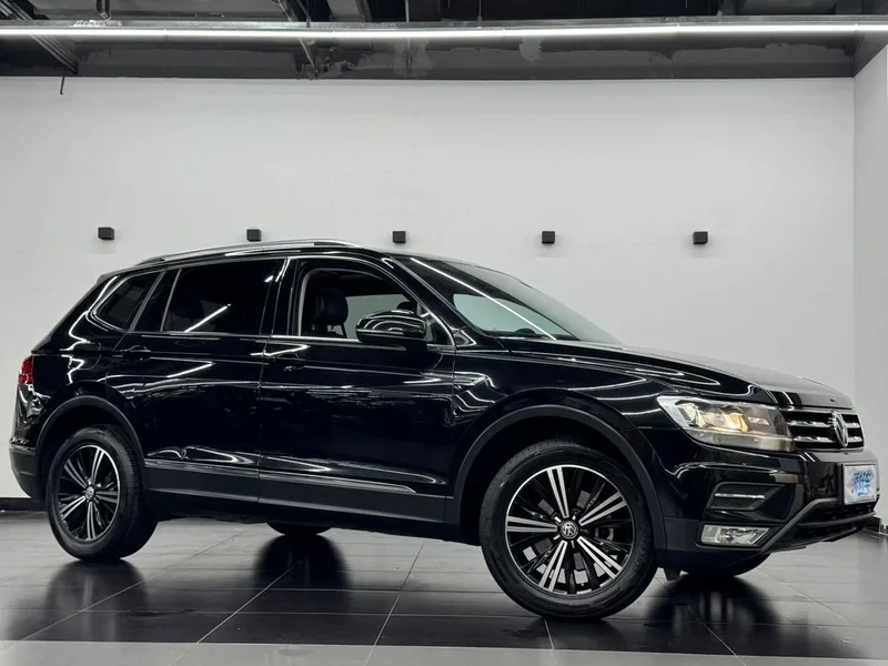 Volkswagen Tiguan L 2020 330TSI Automatic two-wheel drive panoramic comfort version Country VI interior photo 15 Volkswagen Tiguan L 2020 330TSI Automatic two-wheel drive panoramic comfort version Country VI interior photo 15