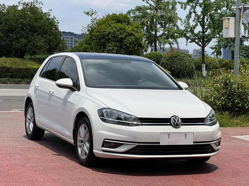 Volkswagen Golf 2018 230TSI Automatic Comfort Type exterior photo 2 Volkswagen Golf 2018 230TSI Automatic Comfort Type exterior photo 2