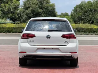 Volkswagen Golf 2018 230TSI Automatic Comfort Type exterior photo 4 Volkswagen Golf 2018 230TSI Automatic Comfort Type exterior photo 4